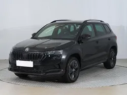 Schwarz Gebraucht 2024 Skoda Karoq SportLine SUV | 30.940 € (Fairer Preis)