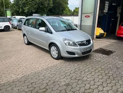 Silber Gebraucht 2012 Opel Zafira Family Van / Kleinbus | 5.980 € (Teuer)