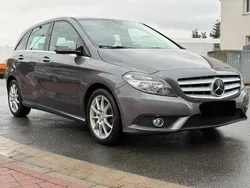 Grau Gebraucht 2012 Mercedes B200 Van / Kleinbus | 7.890 € (Fairer Preis)