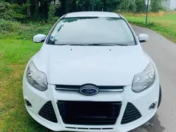 Weiß Gebraucht 2012 Ford Focus Champions Edition Kombi | 5.500 € (Etwas zu teuer)