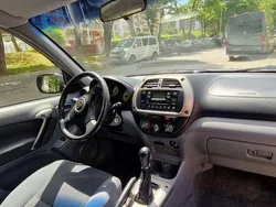 Grün Gebraucht 2001 Toyota RAV4 SUV | 5.500 € (Etwas zu teuer)