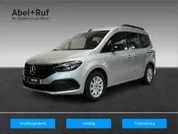 Helvinsilber (metallic) Gebraucht 2023 Mercedes 200 Kombi | 26.099 € (Fairer Preis)