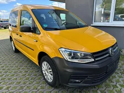 Gelb Gebraucht 2020 VW Caddy Trendline Van / Kleinbus | 10.900 € (Teuer)