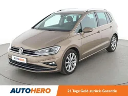 Gelb Gebraucht 2018 VW Golf Sportsvan Highline Van / Kleinbus | 17.540 € (Fairer Preis)
