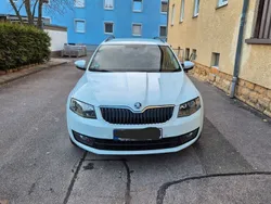 Weiß Gebraucht 2016 Skoda Octavia Ambition Kombi | 12.200 € (Fairer Preis)