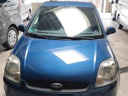 Blau Gebraucht 2006 Ford Fiesta Limousine | 2.900 €