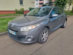 Grau Gebraucht 2009 Renault Mégane III Authentique Limousine | 1.499 €