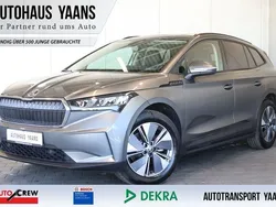Grau Gebraucht 2024 Skoda Enyaq iV Loft SUV | 34.289 € (Fairer Preis)