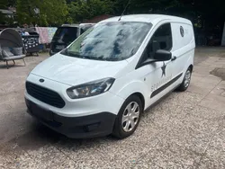 Weiß Gebraucht 2015 Ford Courier Van / Kleinbus | 2.600 €