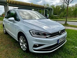White silver metallic Gebraucht 2018 VW Golf Sportsvan Highline Van / Kleinbus | 22.400 € (Teuer)