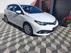Super (pure) white ii Gebraucht 2016 Toyota Auris Edition-S Kleinwagen | 10.900 € (Fairer Preis)