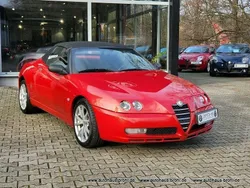 Rot Gebraucht 2005 Alfa Romeo Spider Cabrio | 12.900 €