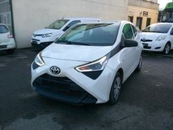 Weiß Gebraucht 2021 Toyota Aygo Kleinwagen | 5.990 € (Superpreis)