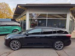 Schwarz Gebraucht 2023 Ford Focus ST-Line Limousine | 20.000 € (Fairer Preis)