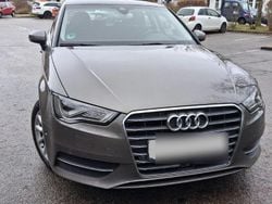 Grau Gebraucht 2014 Audi A3 Ambiente Limousine | 11.500 € (Guter Preis)