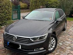 Grau Gebraucht 2019 VW Passat Comfortline Kombi | 17.900 € (Fairer Preis)