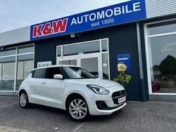 Weiß Gebraucht 2022 Suzuki Swift Comfort Limousine | 16.490 € (Fairer Preis)