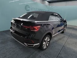 Schwarz Gebraucht 2023 VW T-Roc Cabriolet Move Cabrio | 33.625 € (Fairer Preis)