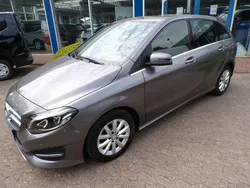Grey metallic Gebraucht 2017 Mercedes B200 Style Van / Kleinbus | 17.950 € (Fairer Preis)