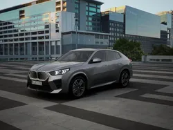 Skyscraper grau metallic Gebraucht 2025 BMW iX2 M Sport SUV | 52.485 € (Guter Preis)