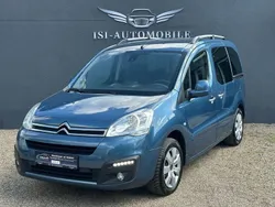 Blau Gebraucht 2017 Citroën Berlingo SELECTION Van / Kleinbus | 9.790 € (Fairer Preis)