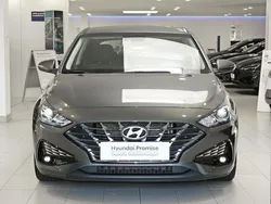 Grau Gebraucht 2022 Hyundai i30 Trend Limousine | 13.280 € (Guter Preis)