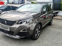 Grau Gebraucht 2020 Peugeot 5008 Allure Van / Kleinbus | 28.990 € (Fairer Preis)