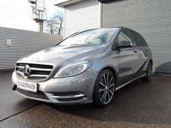Grau Gebraucht 2014 Mercedes B200 Sport Van / Kleinbus | 12.999 € (Fairer Preis)
