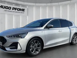 Silber Gebraucht 2024 Ford Focus ST-Line X Limousine | 25.550 € (Guter Preis)