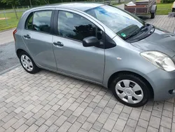 Grau Gebraucht 2007 Toyota Yaris Cool Limousine | 4.300 € (Teuer)