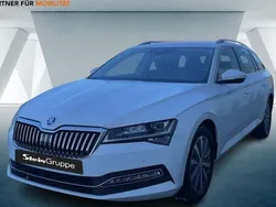 Weiß Gebraucht 2022 Skoda Superb Style Kombi | 25.845 € (Fairer Preis)