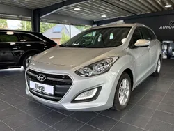 Silber Gebraucht 2015 Hyundai i30 Trend Kombi | 8.999 € (Guter Preis)