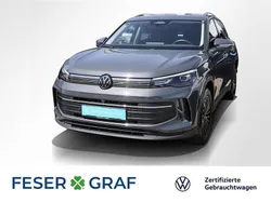 Delfingrau metallic Gebraucht 2024 VW Tiguan Life SUV | 33.940 € (Superpreis)