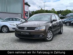 Braun Gebraucht 2011 VW Jetta Comfortline Limousine | 5.990 € (Fairer Preis)