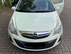 Weiß Gebraucht 2012 Opel Corsa Kleinwagen | 3.300 € (Guter Preis)
