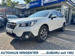 Weiß Gebraucht 2019 Subaru Outback Active SUV | 24.490 € (Etwas zu teuer)