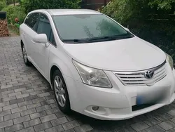 Weiß Gebraucht 2025 Toyota Avensis Kombi | 5.900 €