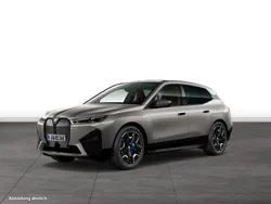 Grau Gebraucht 2024 BMW iX SUV | 64.970 € (Teuer)