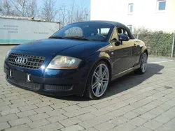 Dunkelblau Gebraucht 2003 Audi TT Roadster S-Line Cabrio | 8.900 € (Fairer Preis)