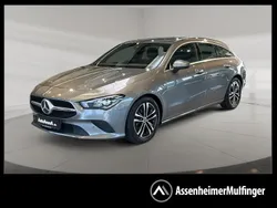 Grau Gebraucht 2023 Mercedes CLA200 Shooting Brake Kombi | 28.811 € (Fairer Preis)