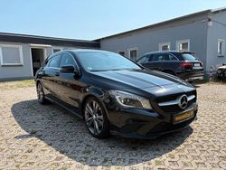 Schwarz Gebraucht 2016 Mercedes CLA220 Shooting Brake Kombi | 8.800 €