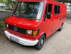 Rot Gebraucht 1983 Mercedes T1 Van | 13.500 €
