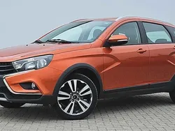 Orange Gebraucht 2018 Lada Vesta Limousine | 8.770 € (Fairer Preis)