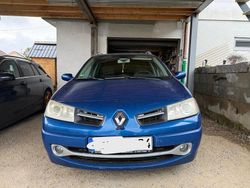 Blau Gebraucht 2007 Renault Mégane II Kombi | 1.800 €