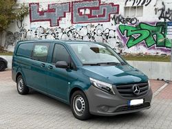 Grün Gebraucht 2021 Mercedes Vito Van / Kleinbus | 15.950 €