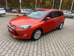 Rot Gebraucht 2011 Ford Focus Titanium Kombi | 5.600 € (Guter Preis)