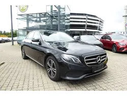 Schwarz Gebraucht 2019 Mercedes E220 Avantgarde Limousine | 22.380 € (Fairer Preis)
