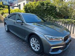 Grau Gebraucht 2016 BMW 750L M Sport Limousine | 28.900 € (Fairer Preis)