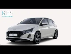 Grau Neu 2025 Hyundai i20 Trend Limousine | 23.161 € (Etwas zu teuer)
