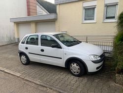 Weiß Gebraucht 2001 Opel Corsa Kleinwagen | 1.050 € (Fairer Preis)